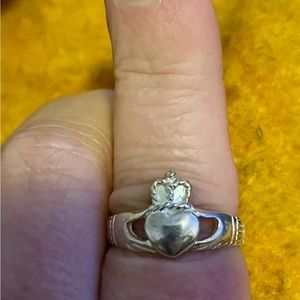 Sterling silver claudagh ring